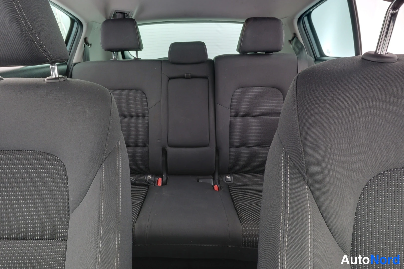 Harmaa Kia Sportage 2016, takaistuimet, kuva 12