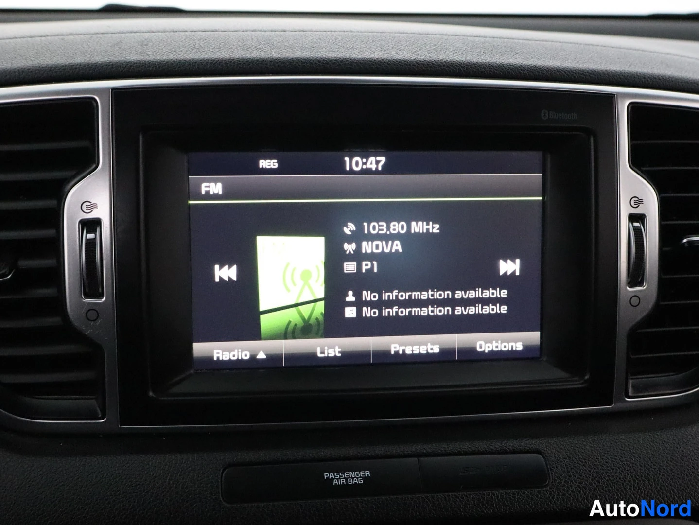 Harmaa Kia Sportage 2016, yksityiskohta, kuva 22