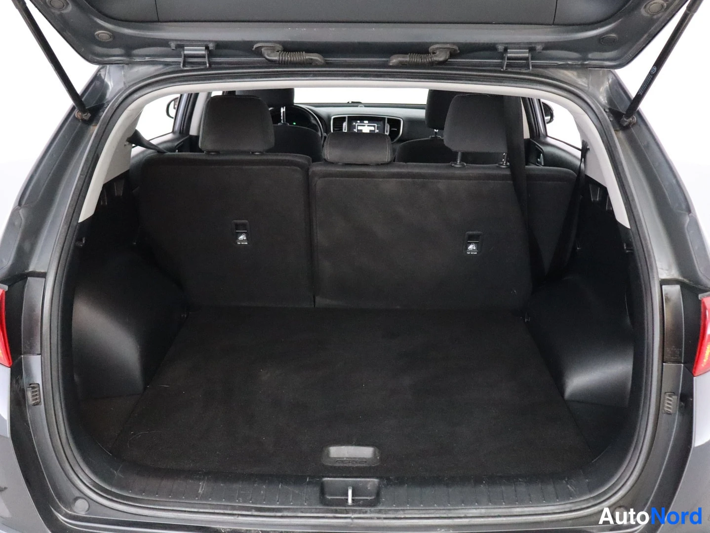 Harmaa Kia Sportage 2016, tavaratila, kuva 15