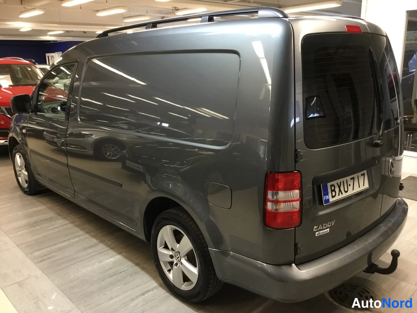 Harmaa Volkswagen Caddy 2011, takaviisto, kuva 5