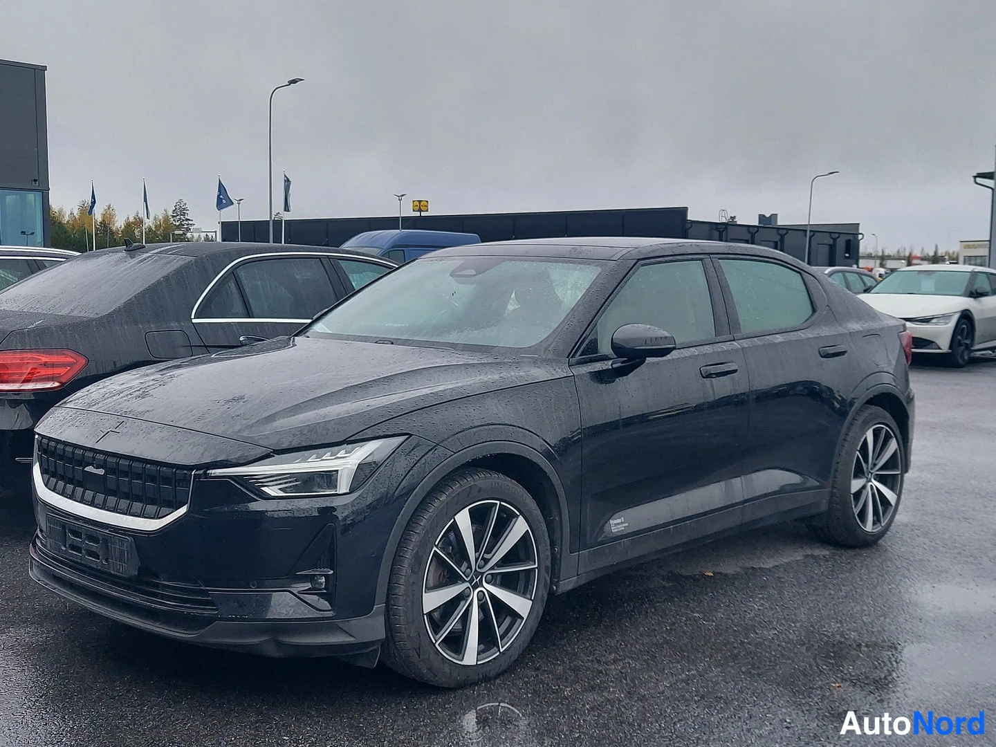 Black Polestar 2 2022, photo 5