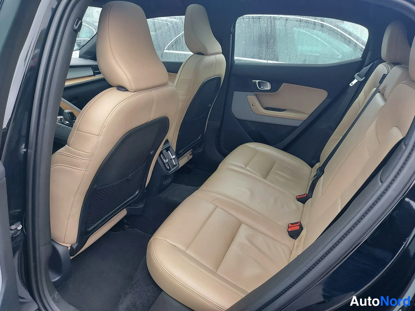 Black Polestar 2 2022, photo 6
