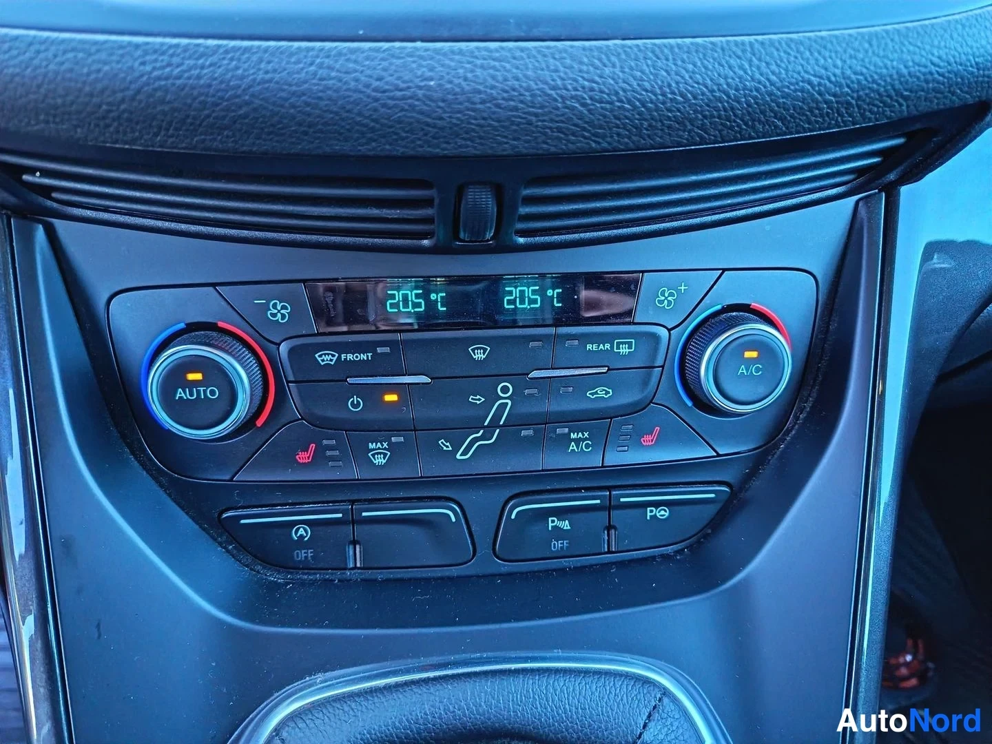 Punainen Ford C-Max 2017, kuva 10