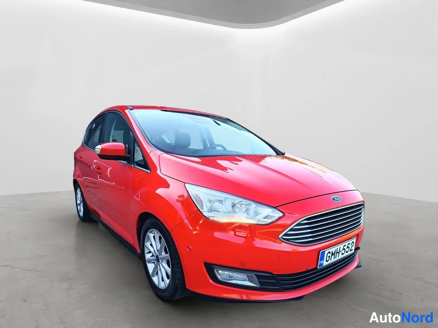 Punainen Ford C-Max 2017, etuviisto, keula oikealle, kuva 2