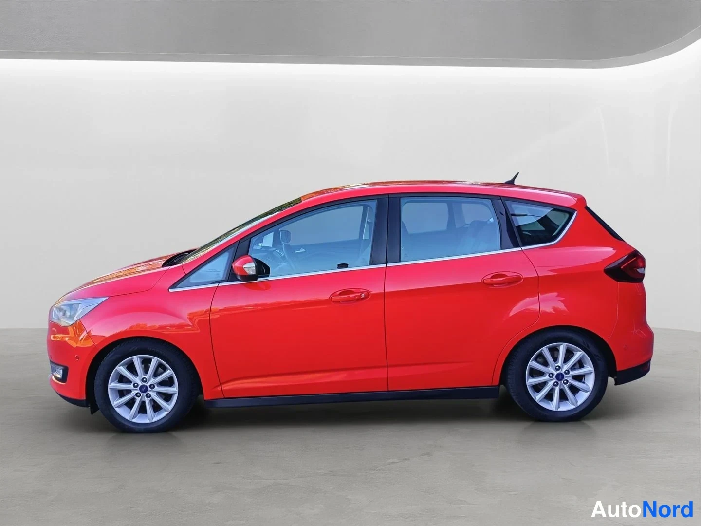 Punainen Ford C-Max 2017, sivulta, kuva 5