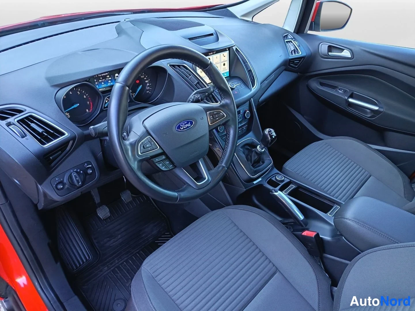 Punainen Ford C-Max 2017, kuva 19