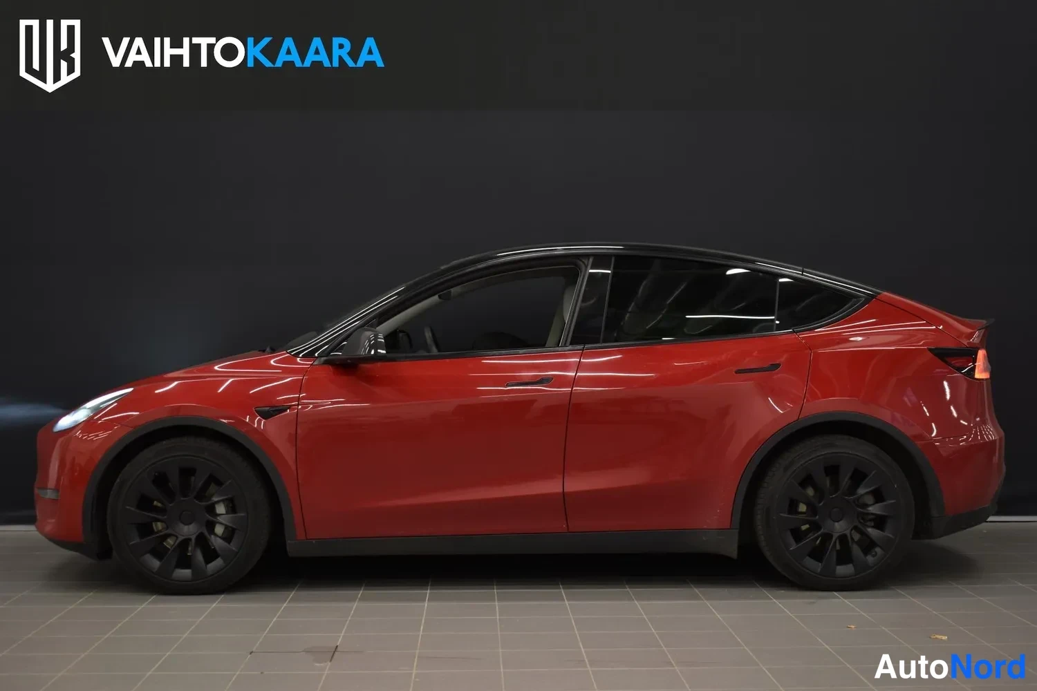 Red Tesla Model Y 2022, side, photo 2
