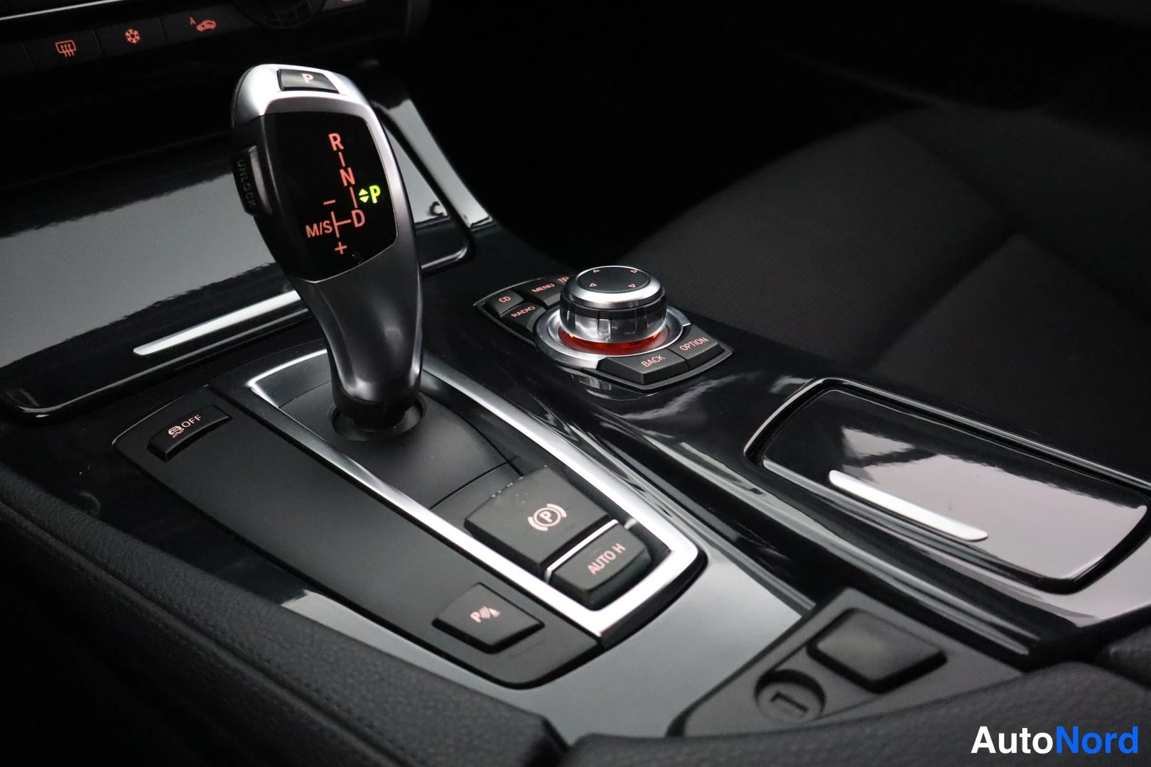 Hopea BMW 520d 2011, yksityiskohta, kuva 20