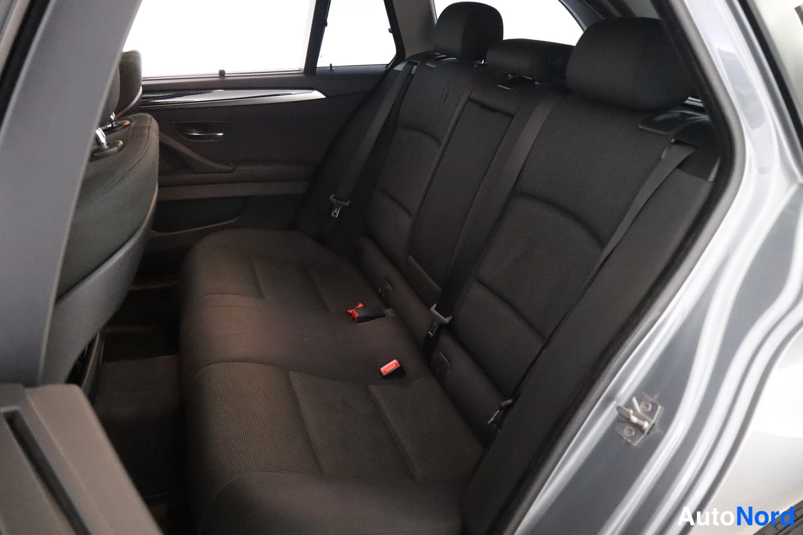 Hopea BMW 520d 2011, takaistuimet, kuva 11