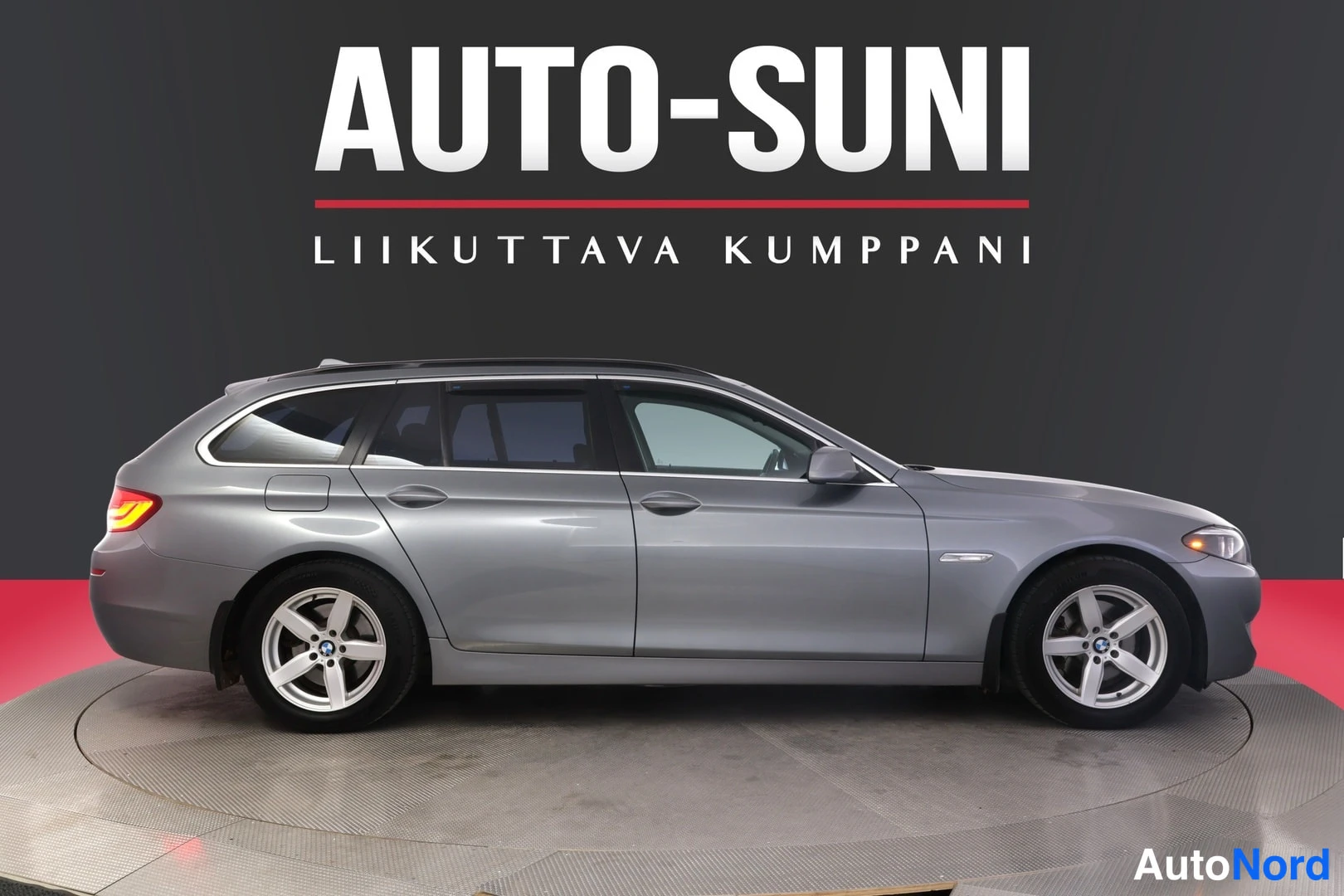 Hopea BMW 520d 2011, sivulta, kuva 3