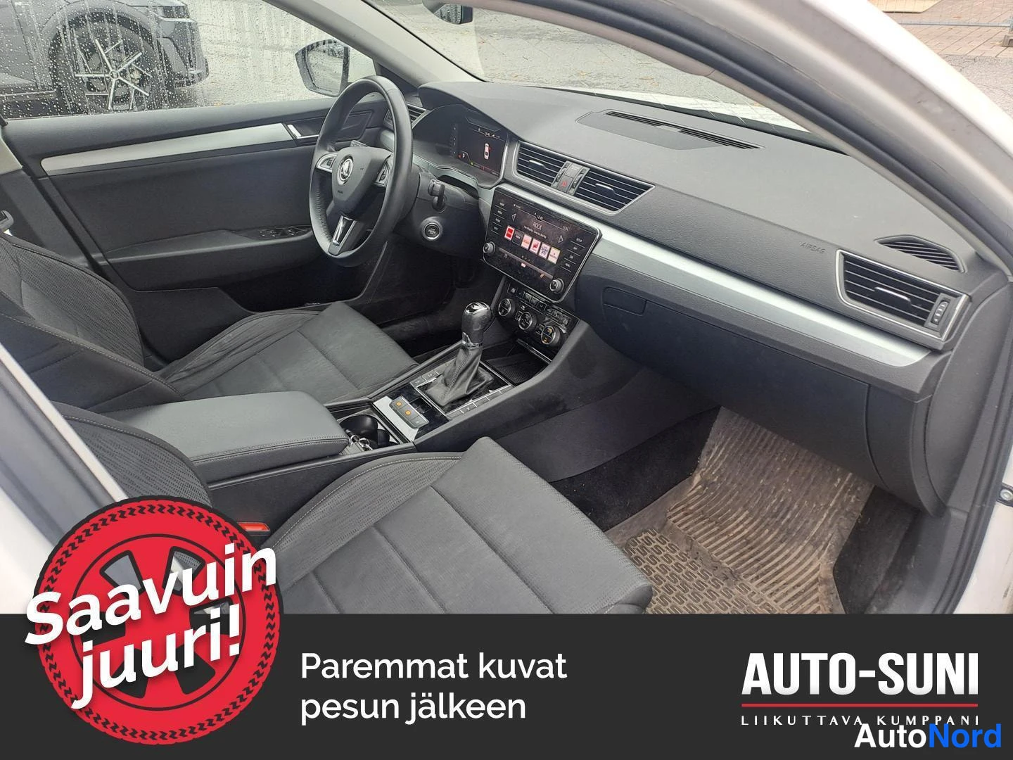 Valkoinen Skoda Superb 2019, kuva 4