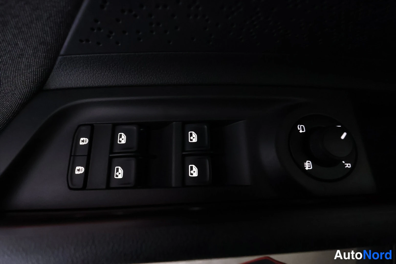 Musta Skoda Enyaq 80 2023, yksityiskohta, kuva 24