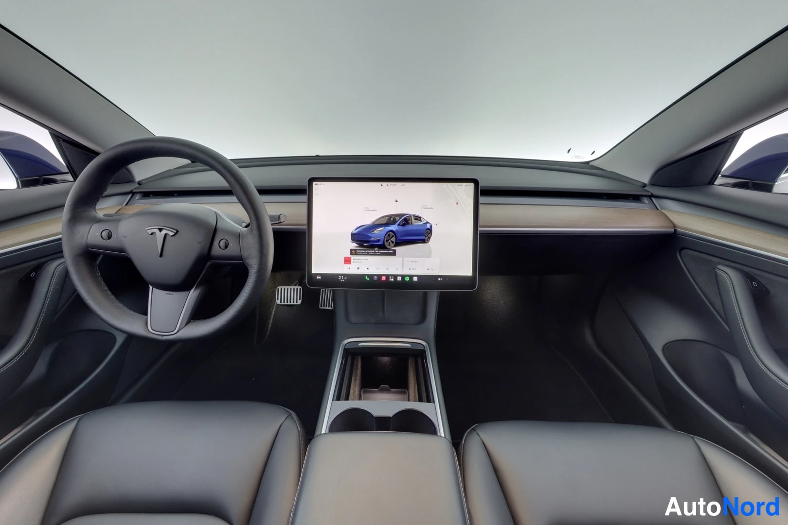 Sininen Tesla Model 3 2022, ohjaamo, kuva 7