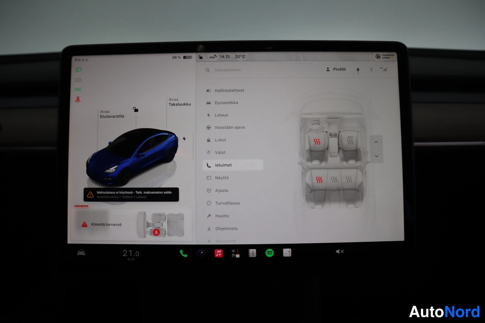 Sininen Tesla Model 3 2022, yksityiskohta, kuva 16