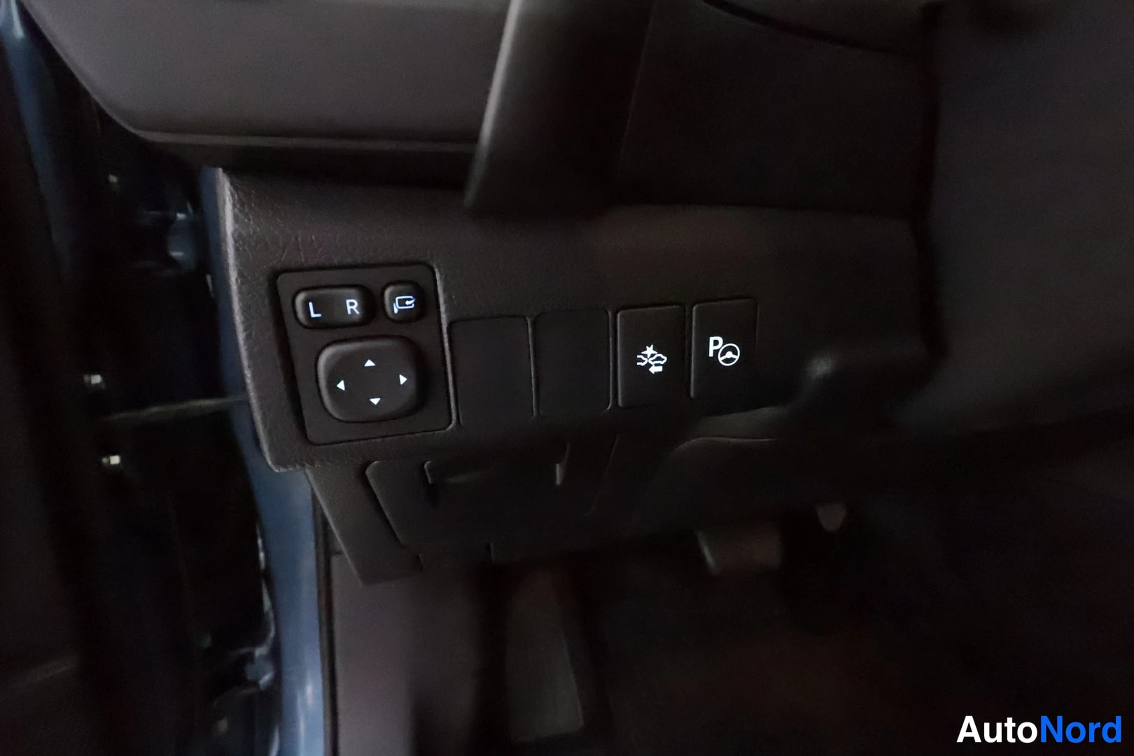 Sininen Toyota Auris 2017, yksityiskohta, kuva 30
