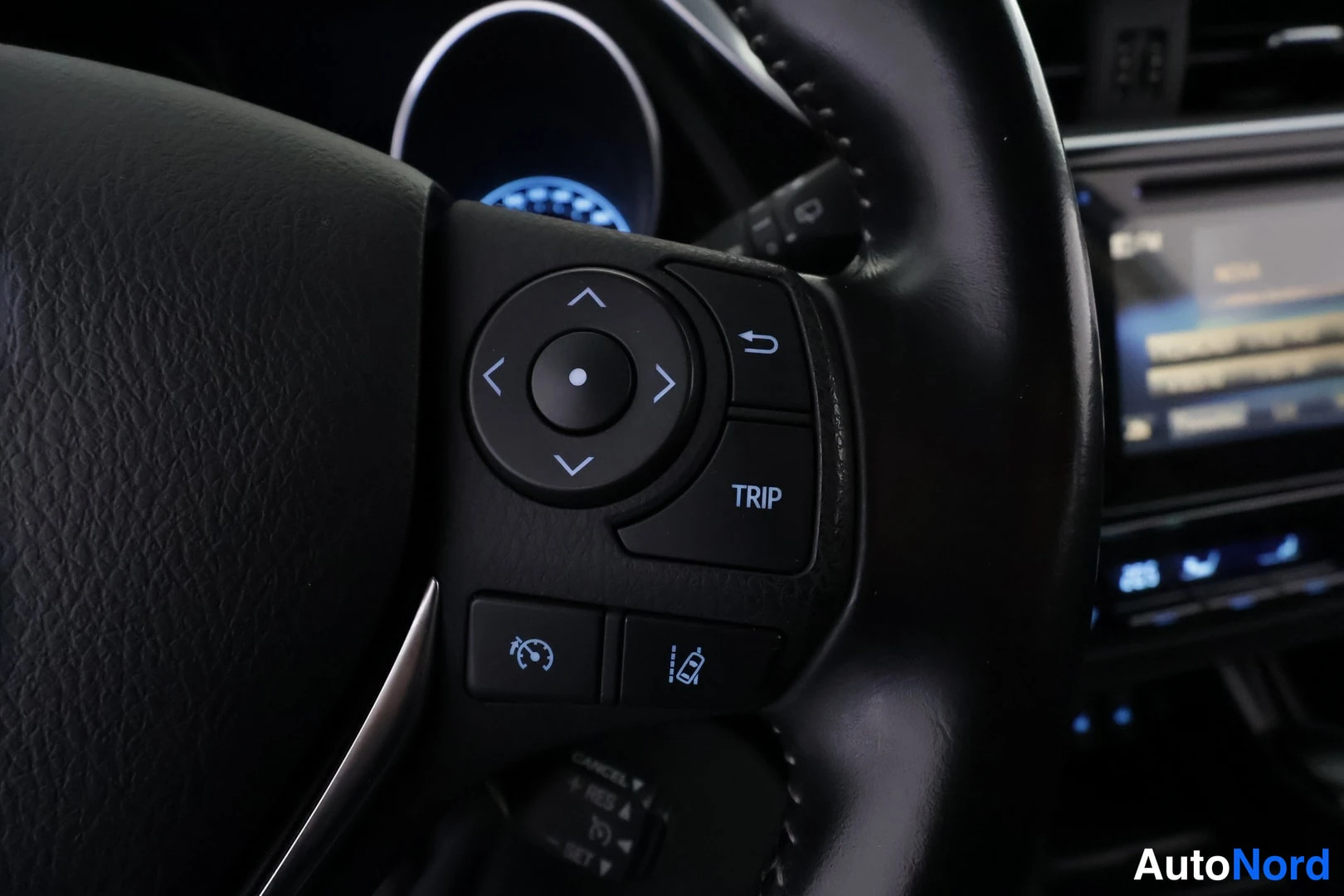 Sininen Toyota Auris 2017, yksityiskohta, kuva 27