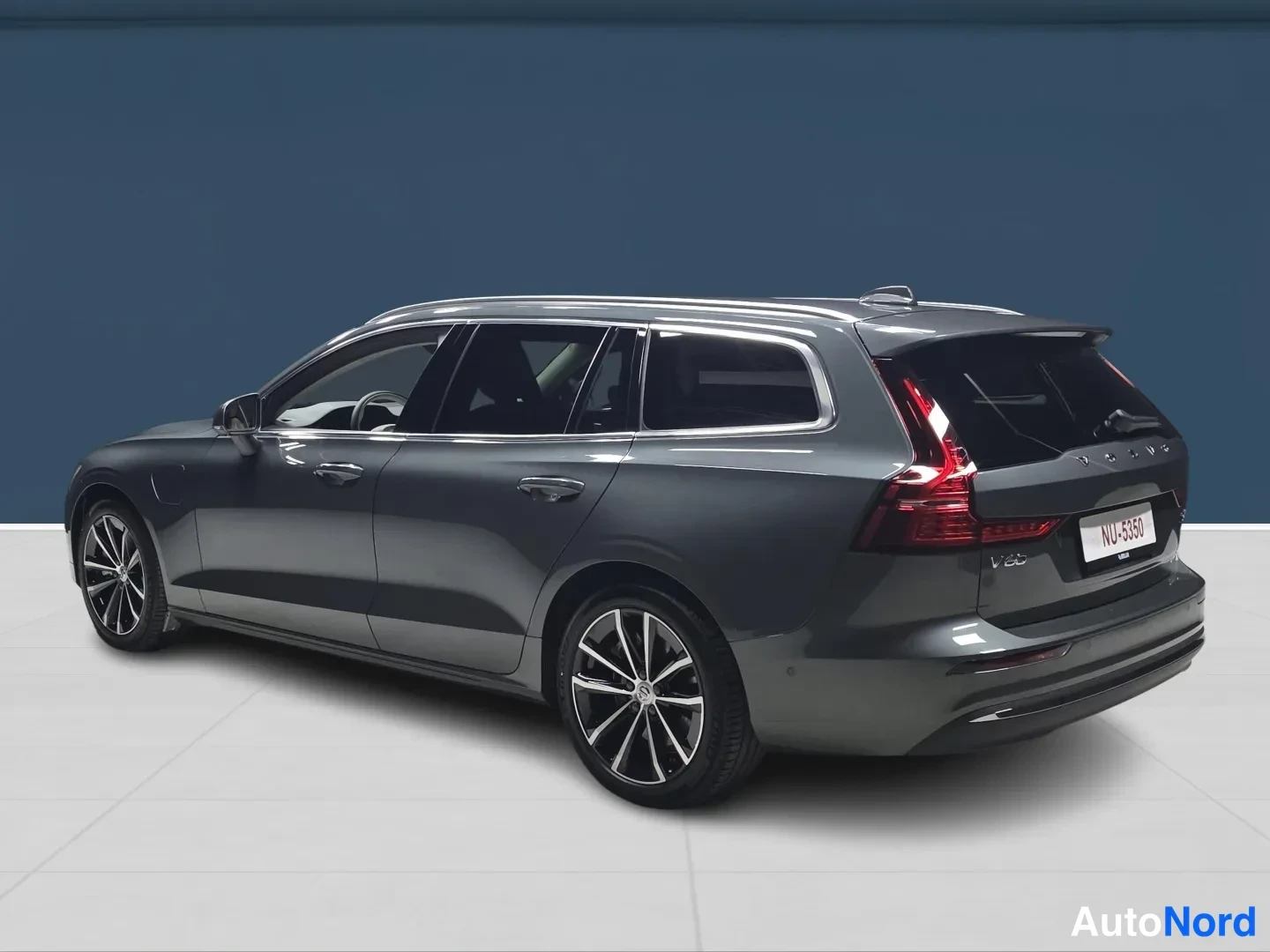 Vihreä Volvo V60 2026, takaviisto, kuva 5