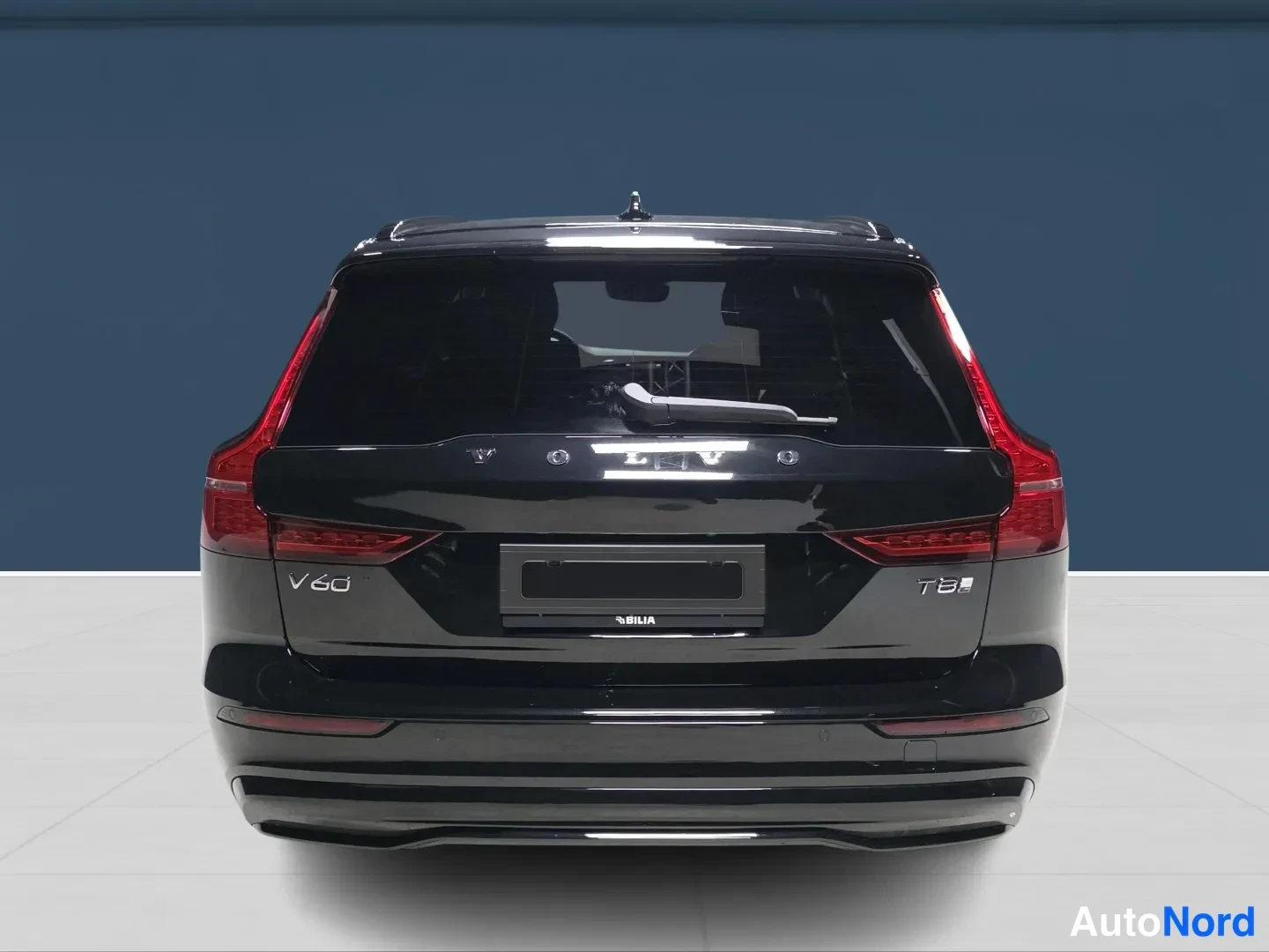 Musta Volvo V60 2026, takaa, kuva 6