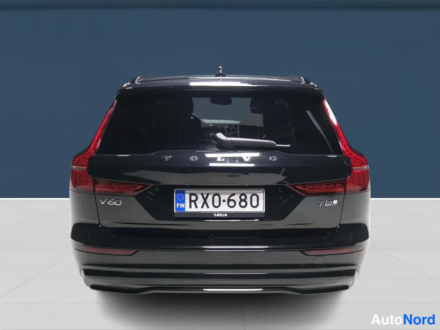 Musta Volvo V60 2026, takaa, kuva 6