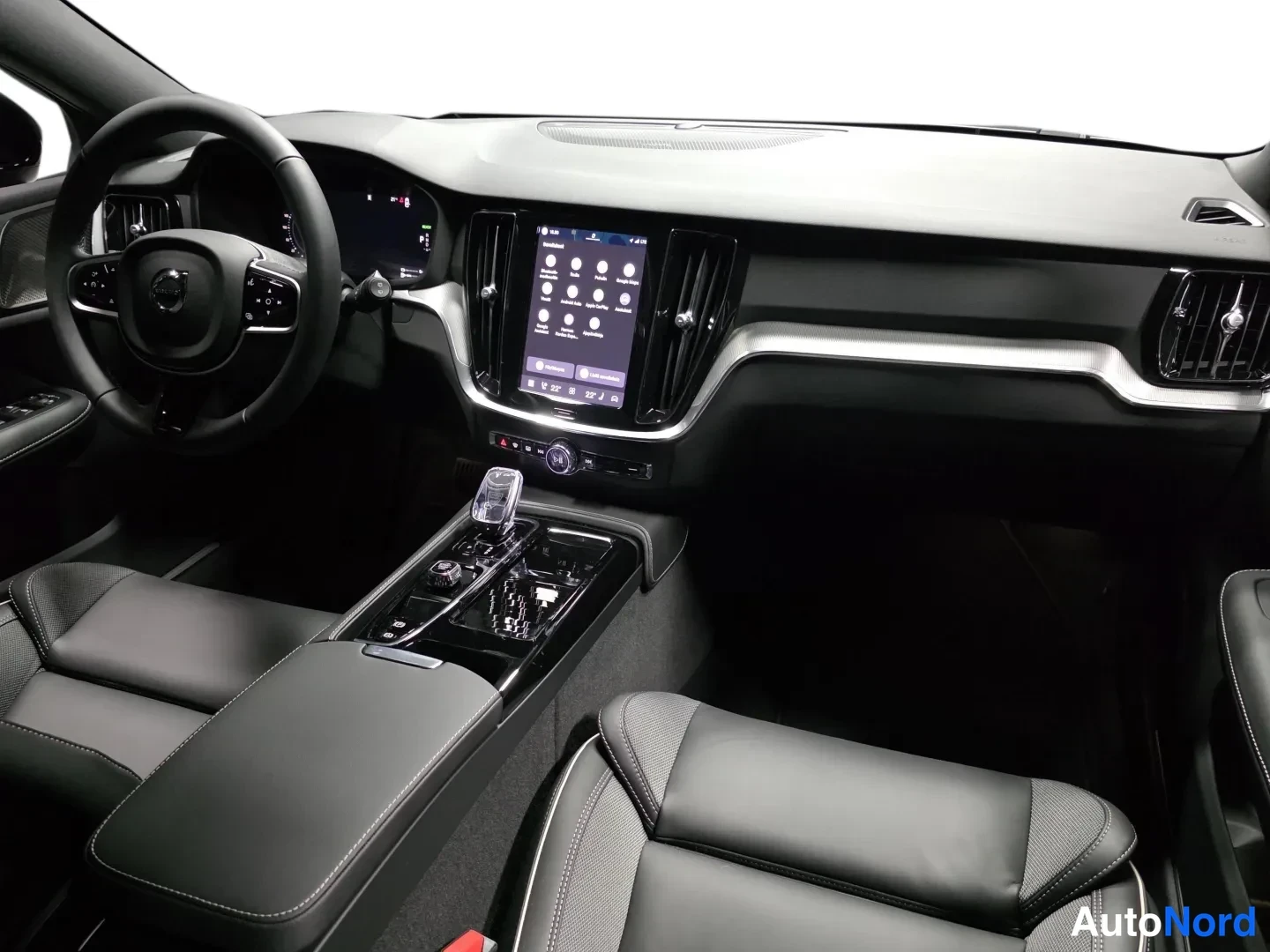 Musta Volvo V60 2026, kuva 7