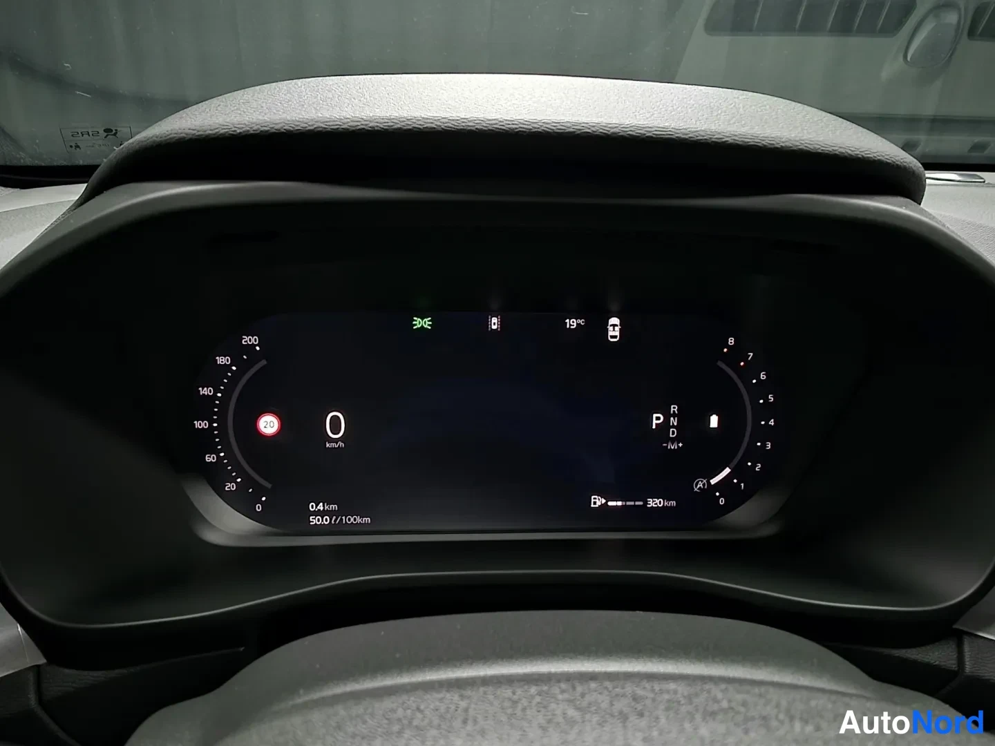 Grey Volvo XC40 2025, photo 9