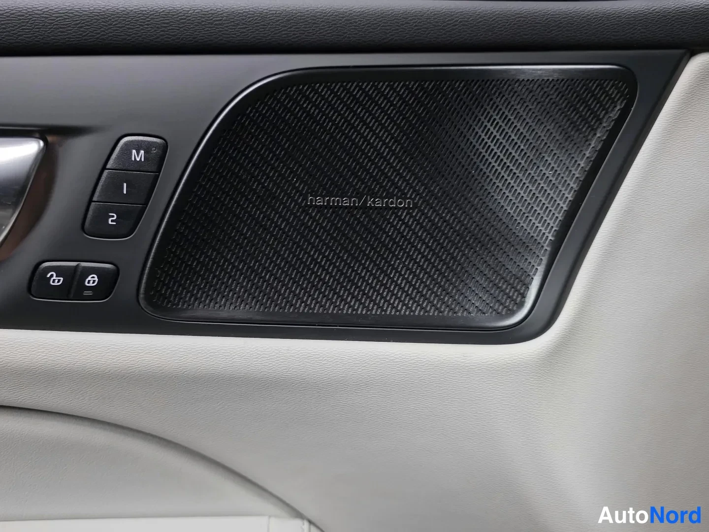 Black Volvo V60 2023, photo 15