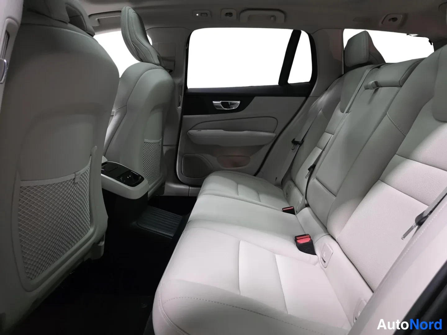 Black Volvo V60 2023, photo 9