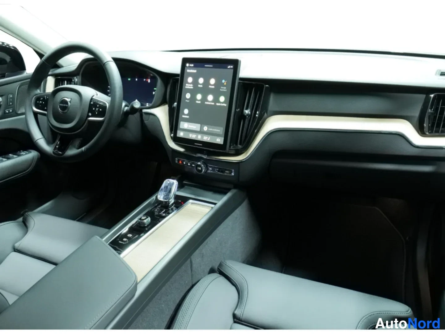 Grey Volvo XC60 2026, photo 6