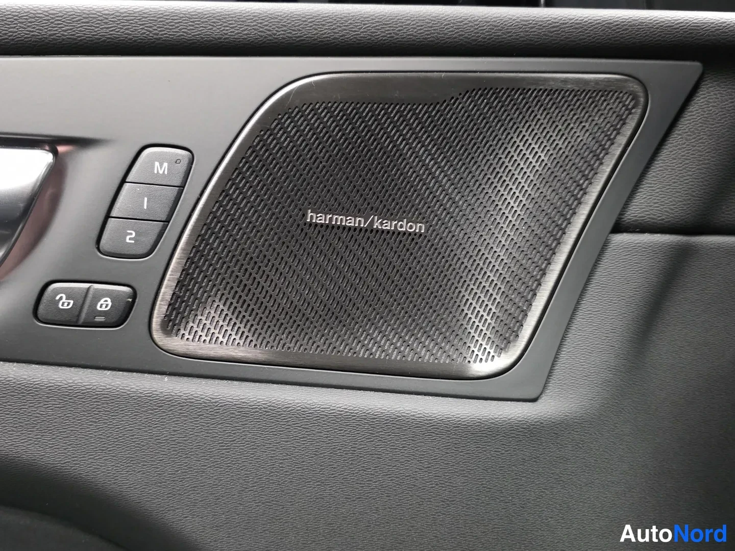 Grey Volvo XC60 2026, photo 16