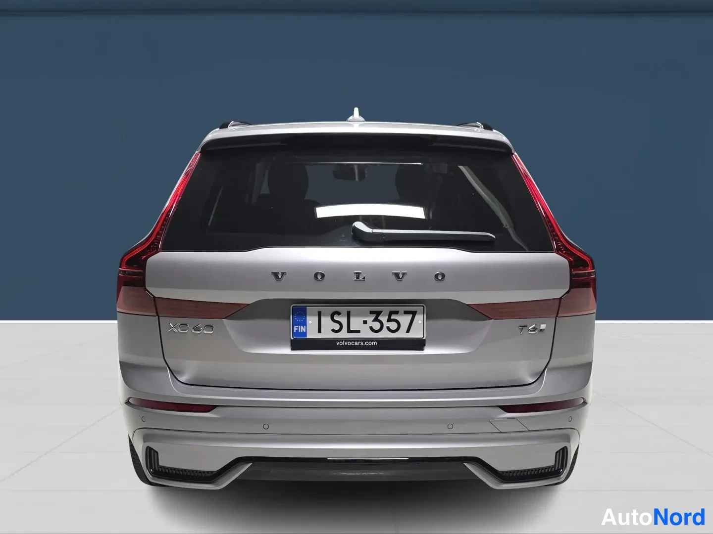 Grey Volvo XC60 2026, rear, photo 6