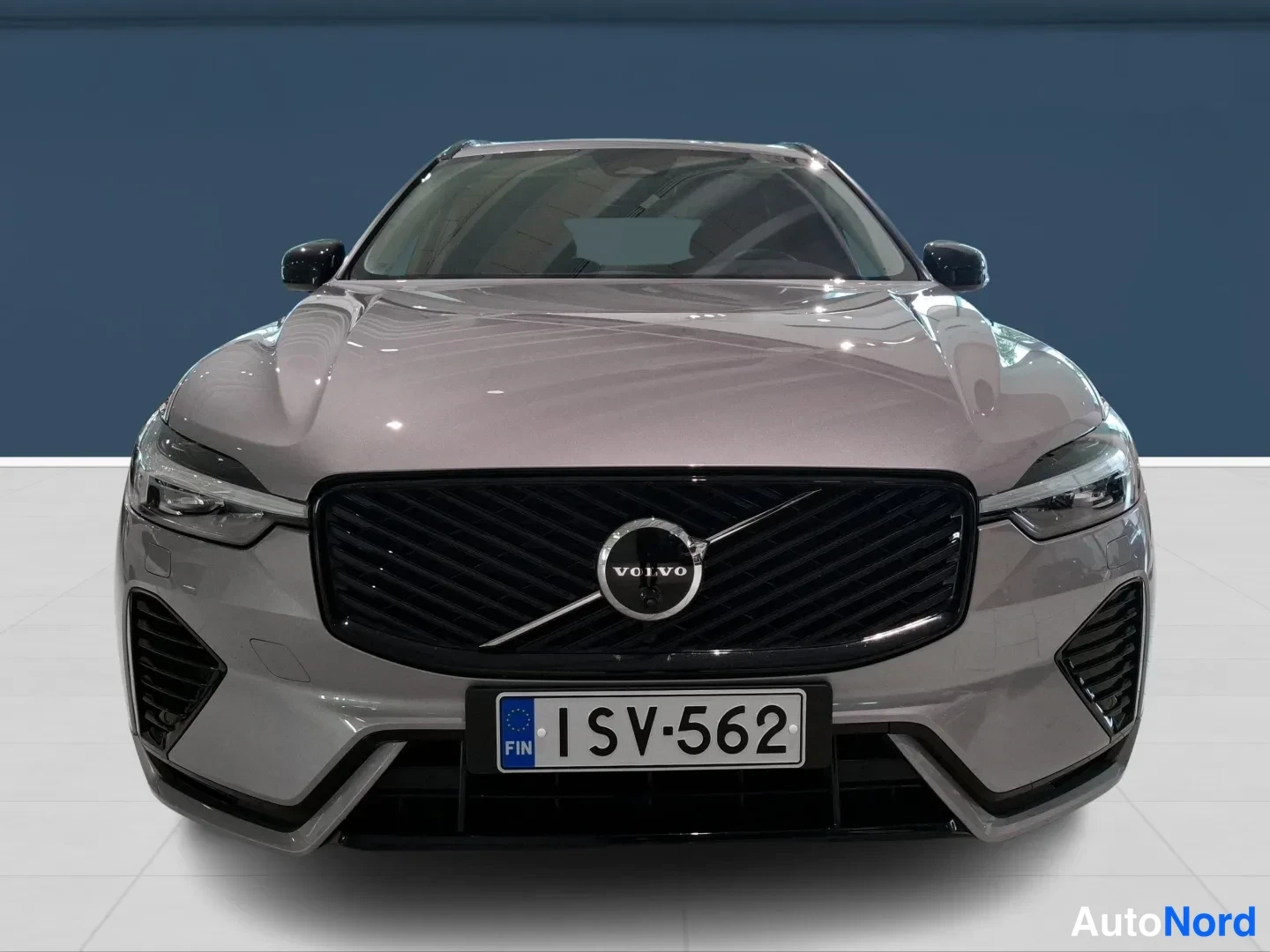 Hopea Volvo XC60 2026, edestä, kuva 3