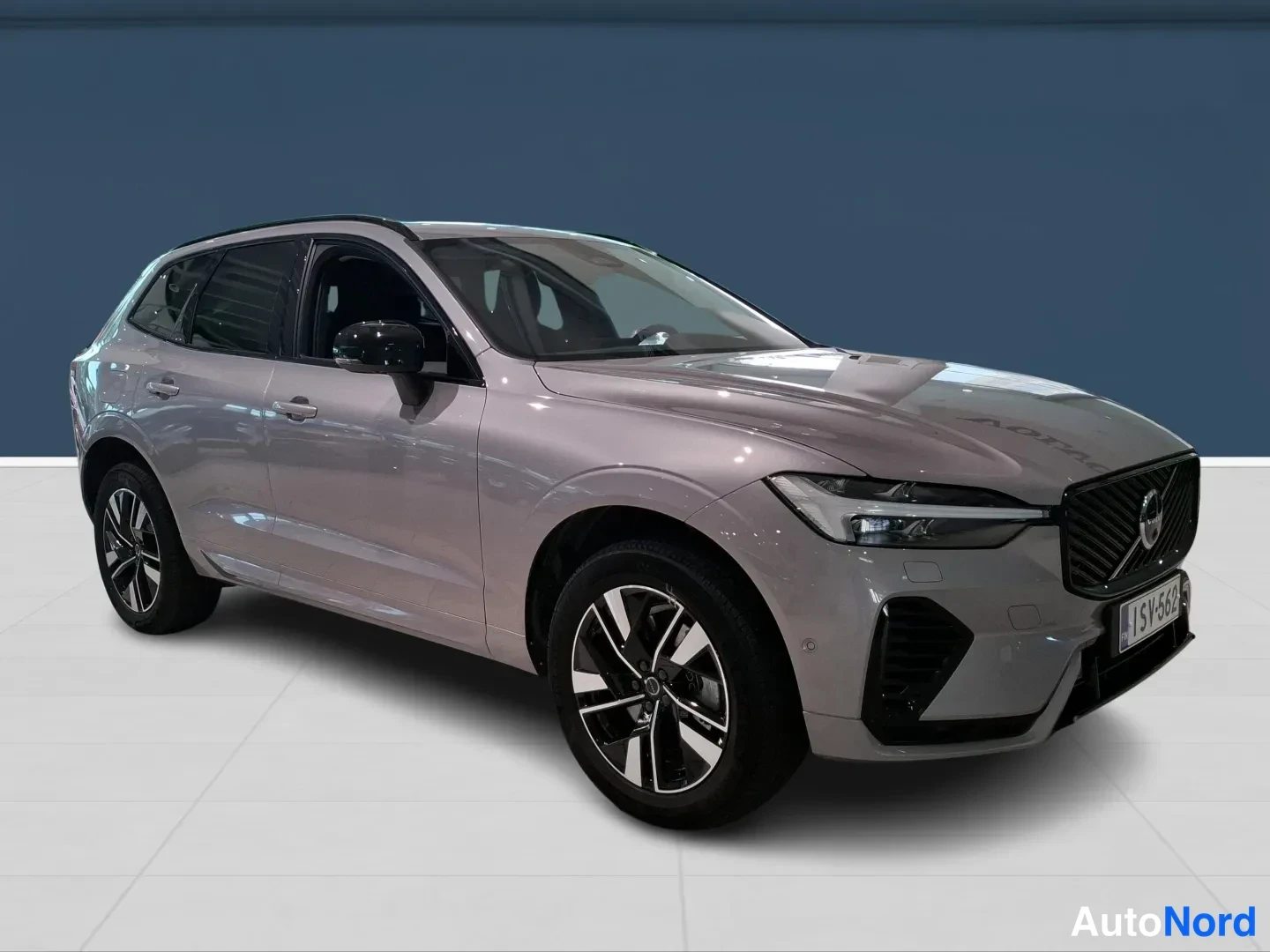 Hopea Volvo XC60 2026, etuviisto, keula oikealle, kuva 2