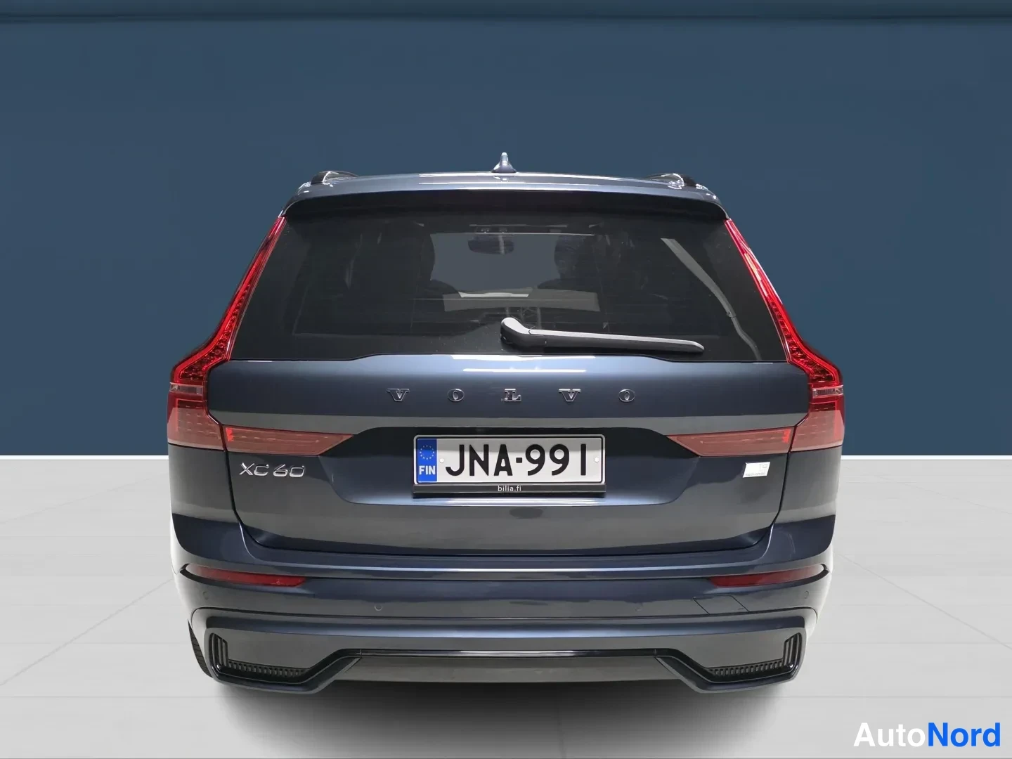 Sininen Volvo XC60 2023, takaa, kuva 6