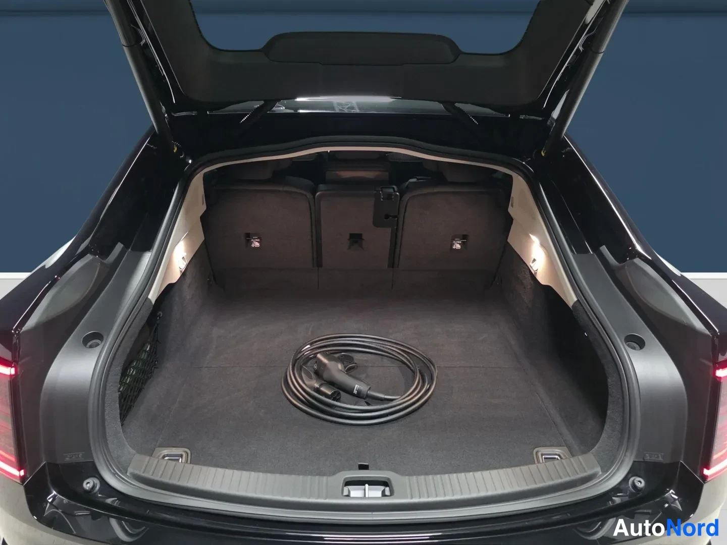 Musta Volvo ES90 2026, kuva 11