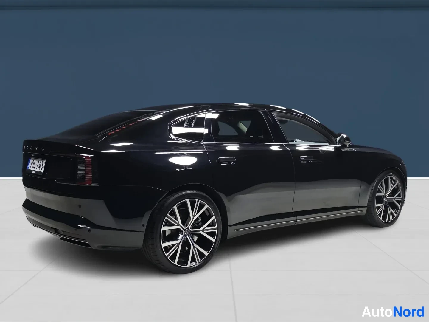 Musta Volvo ES90 2026, takaviisto, kuva 4