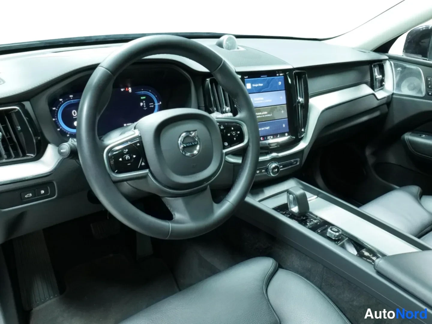 Musta Volvo XC60 2023, kuva 8