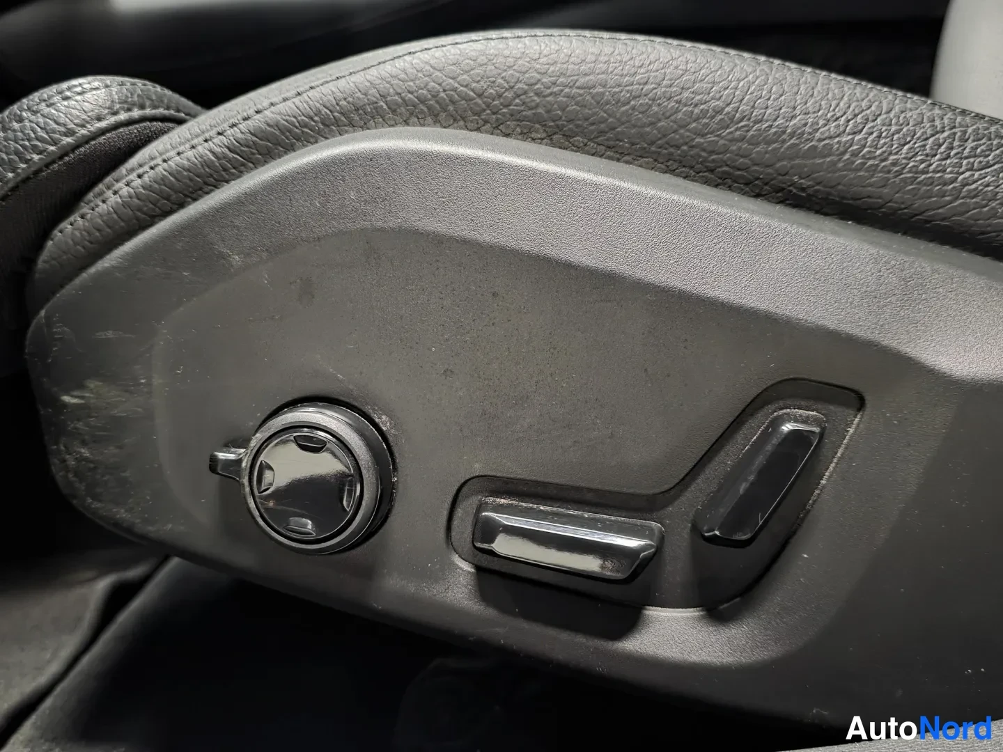 Black Volvo V60 2023, photo 15