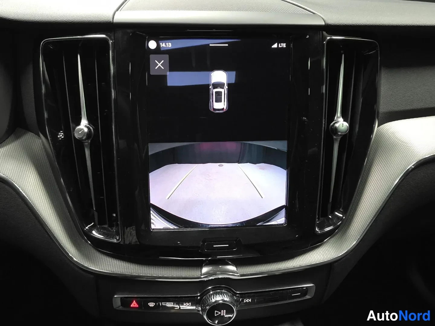 Black Volvo XC60 2023, photo 13