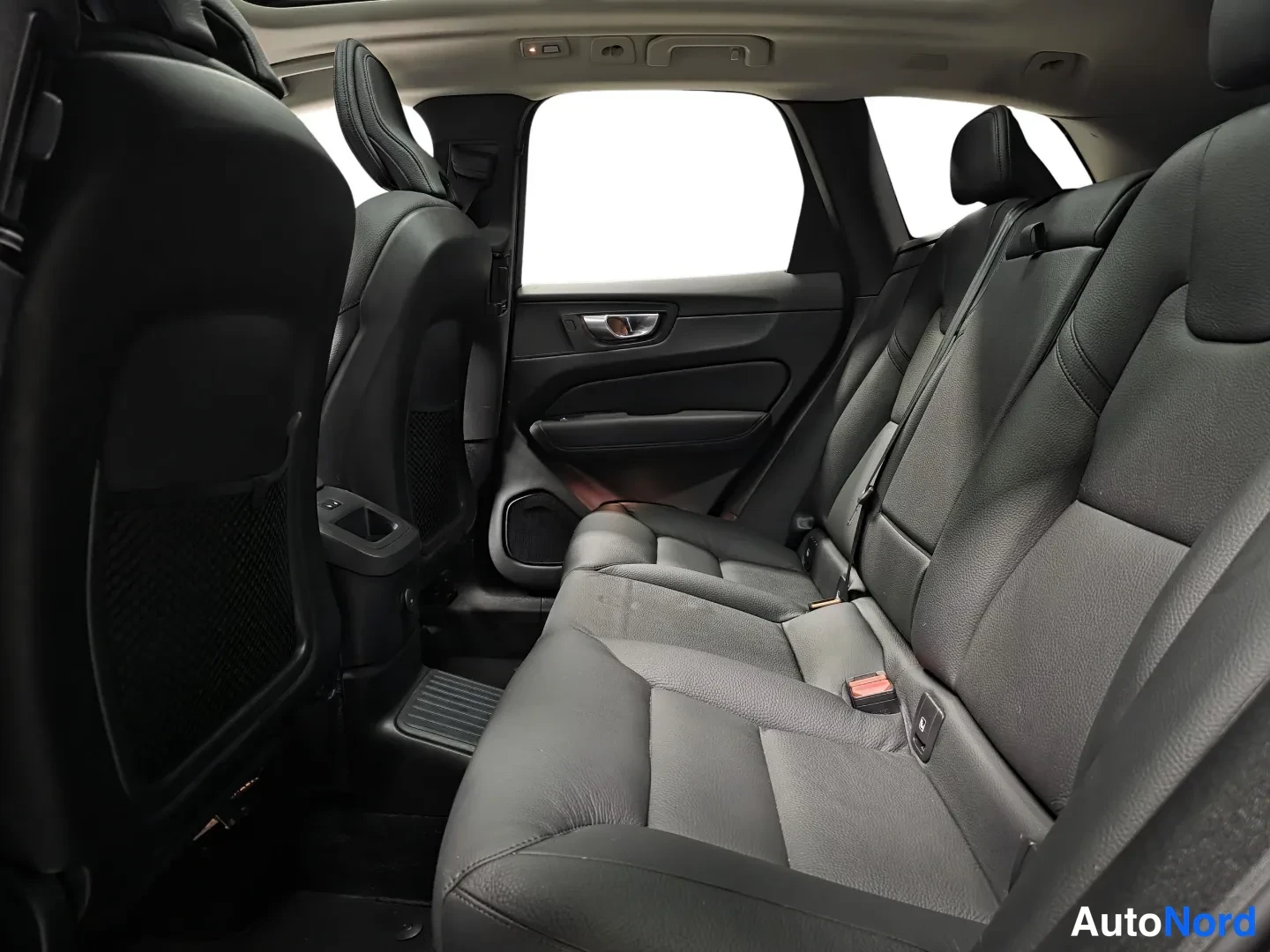Black Volvo XC60 2023, photo 10