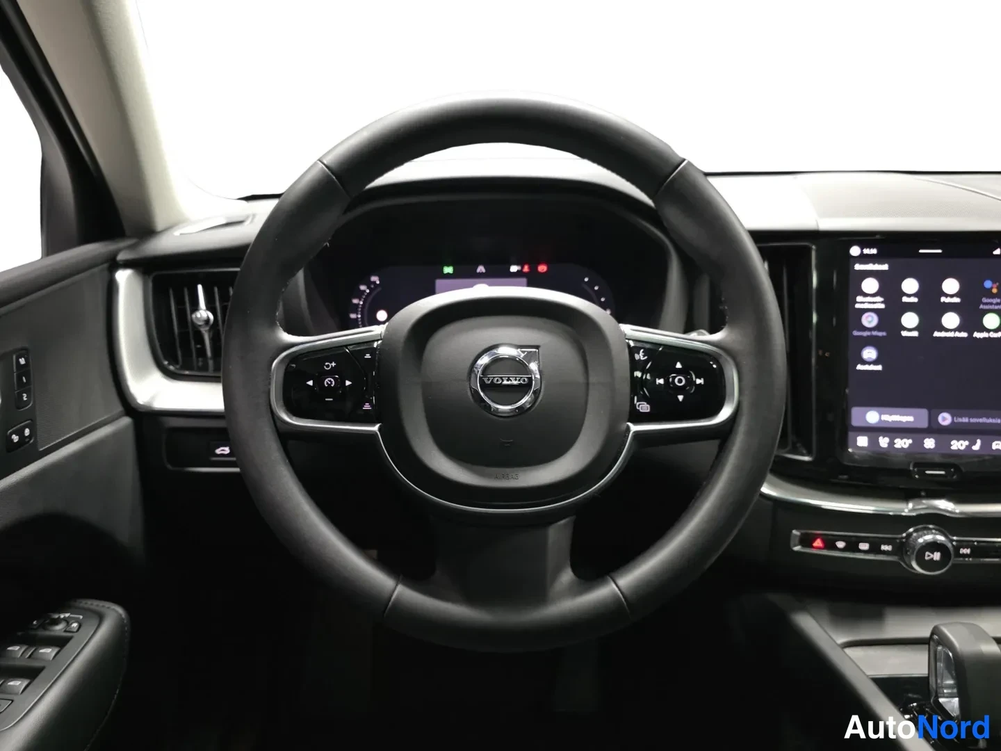 Black Volvo XC60 2023, photo 11