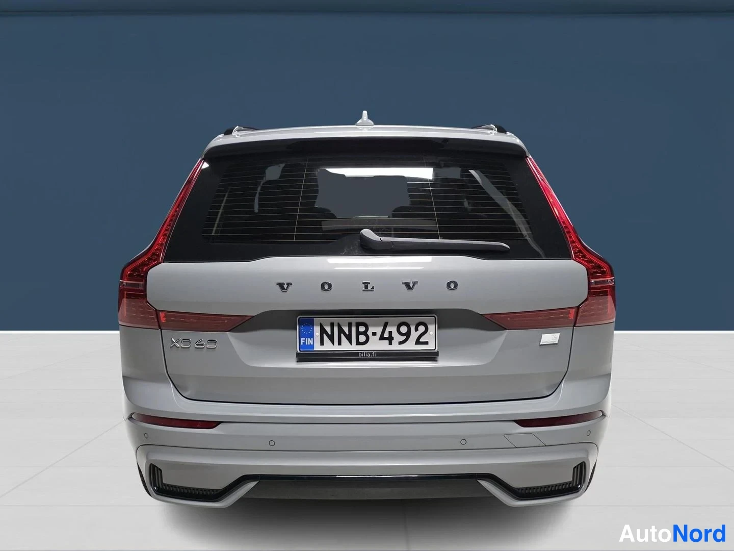 Harmaa Volvo XC60 2024, takaa, kuva 6