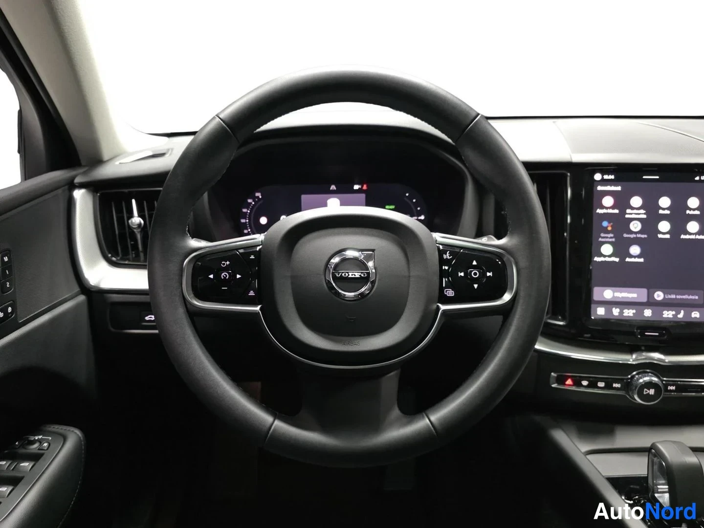 Harmaa Volvo XC60 2024, kuva 11