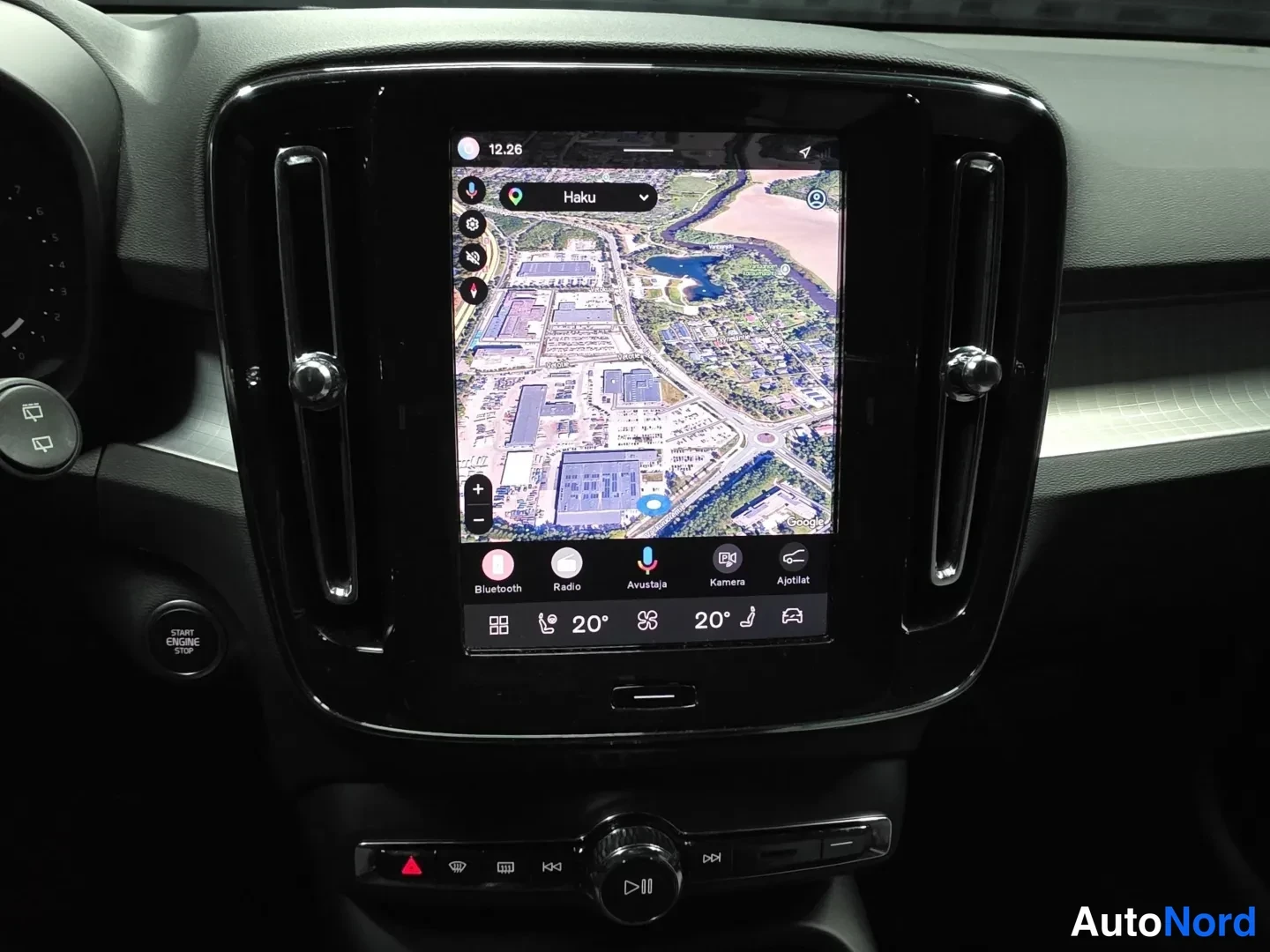 Grey Volvo XC40 2025, photo 13