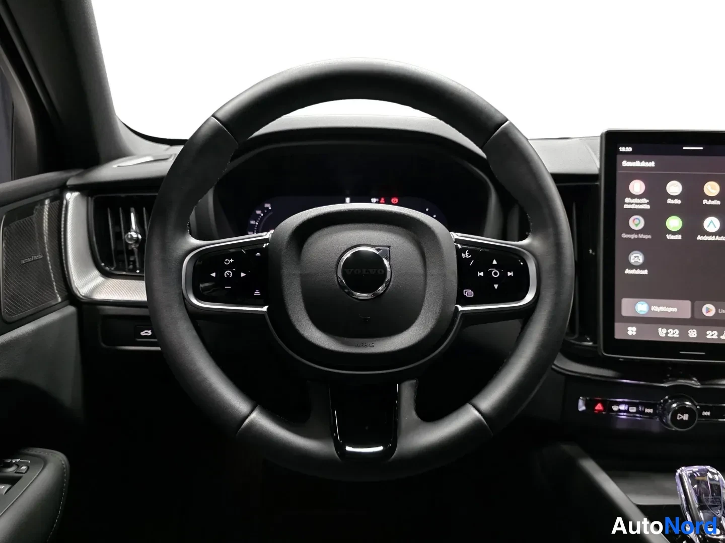 Musta Volvo XC60 2026, kuva 11