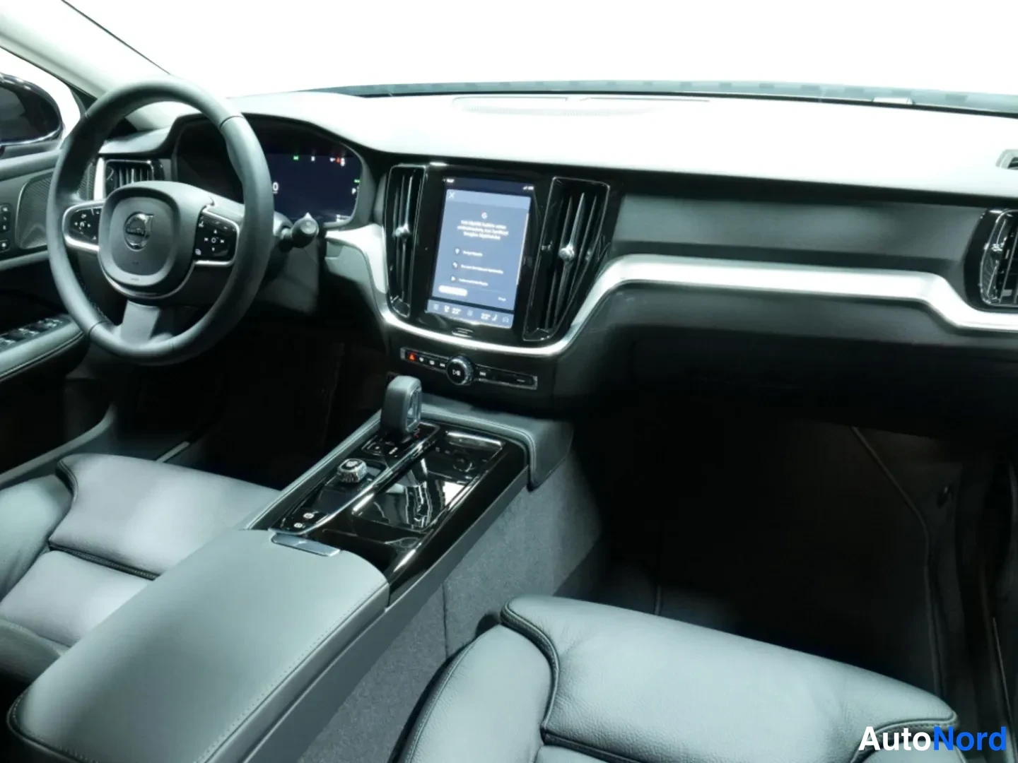 Musta Volvo V60 2026, kuva 11