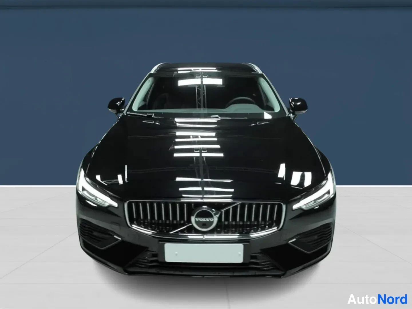 Musta Volvo V60 2026, edestä, kuva 3