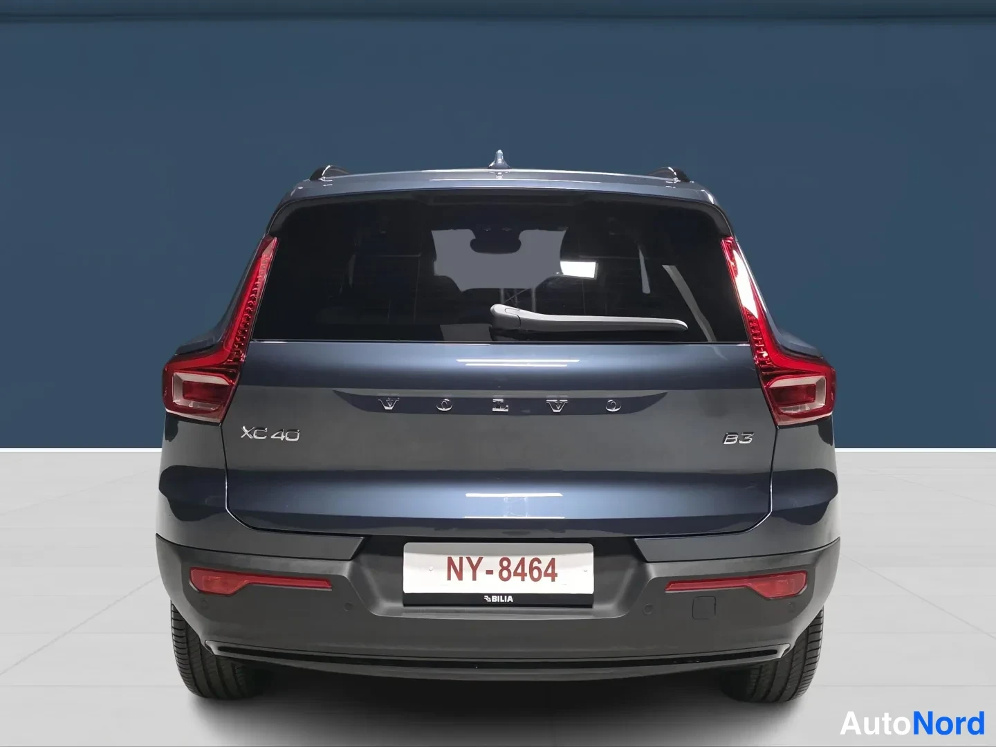 Blue Volvo XC40 2026, rear, photo 5