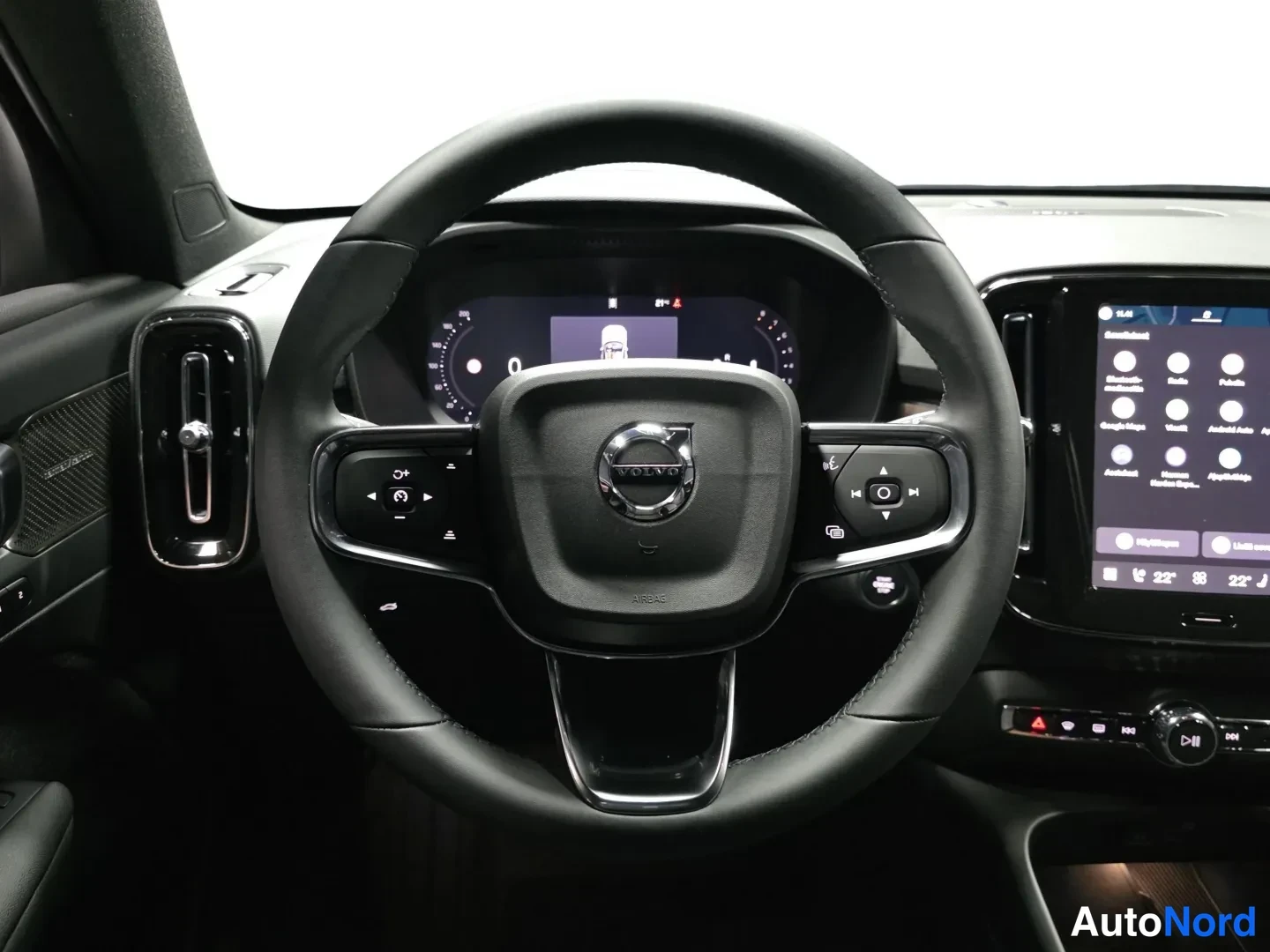 Musta Volvo XC40 2026, kuva 12