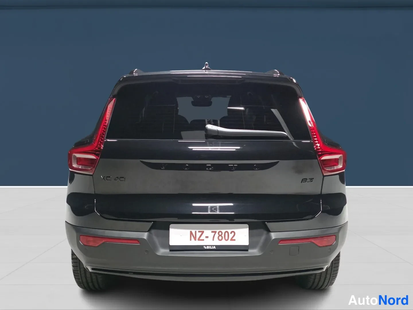 Musta Volvo XC40 2026, takaa, kuva 7