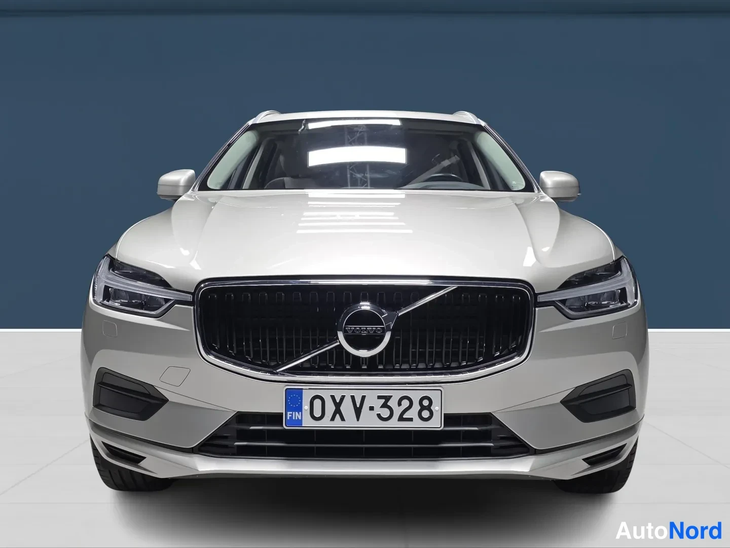 Brown Volvo XC60 2020, front, photo 3